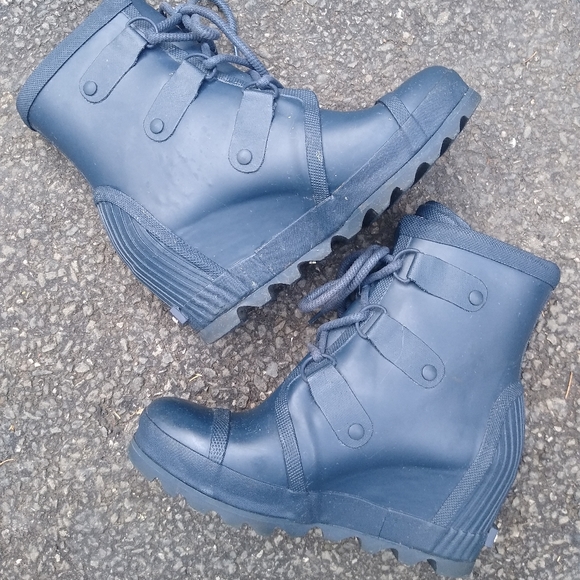 Sorel Shoes - Sorel Joan Rain Wedge Booties Boots Blue Lace Up